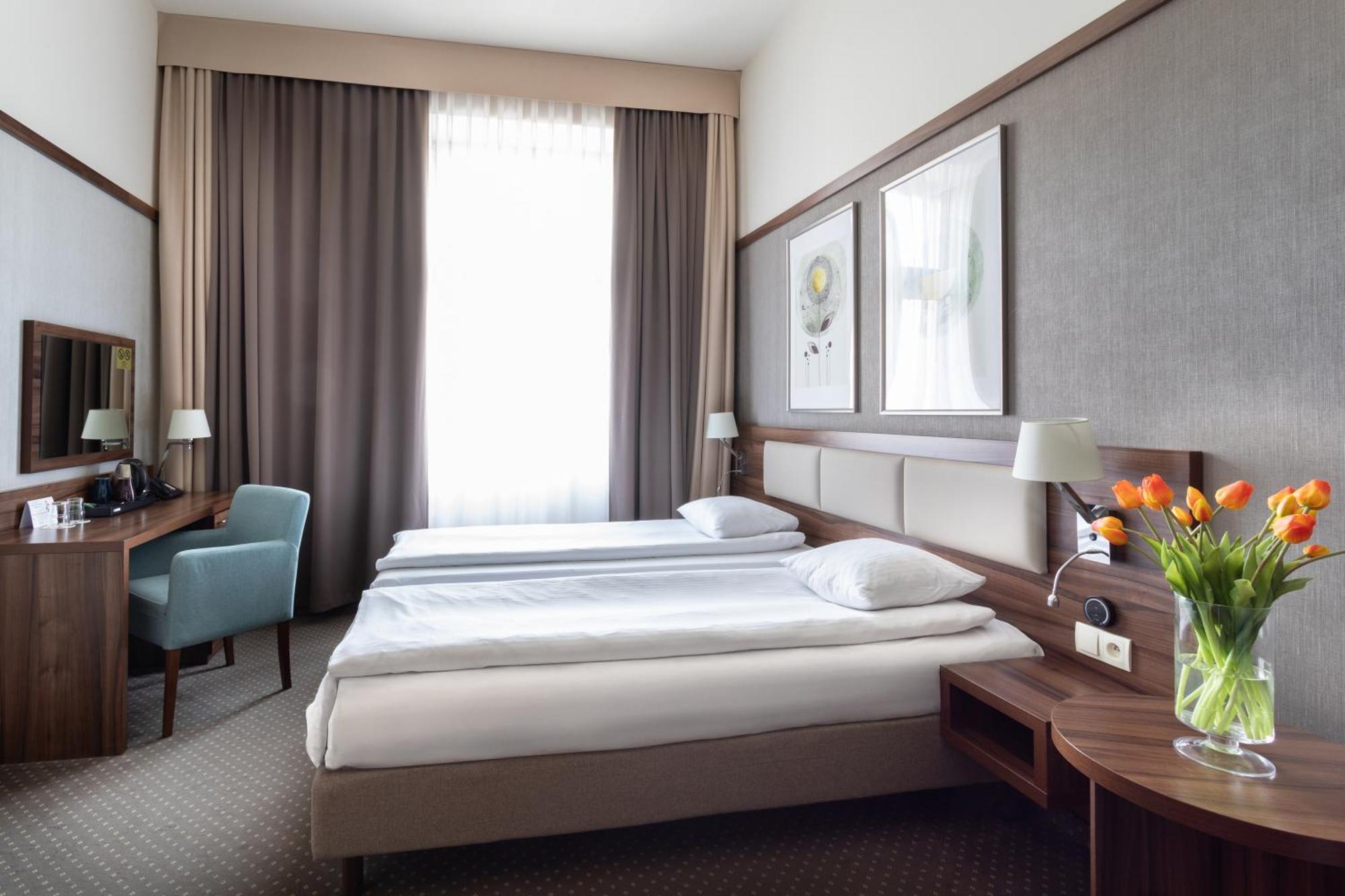 Golden Tulip Krakow City Center Exterior foto